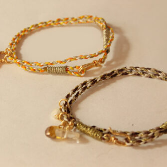 “Luz de Tierra" – Pulsera Trenzada con dijes