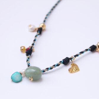 Resplandor de Marea - Collar tejido en macramé con piedras naturales