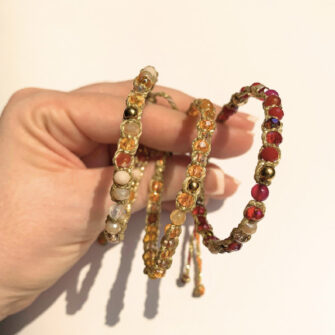 Pulsera Ágata Facetada con Detalles Dorados – Ajustable y Hecha a Mano